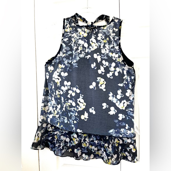 Ellen Tracy Blue Trellis Blossom Ink Tie Neck Top Sleeveless sz Large - Picture 13 of 14